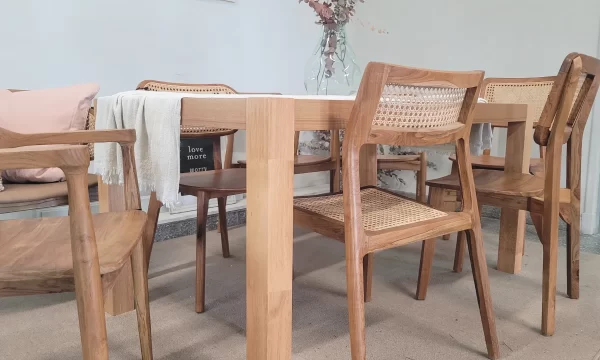 Mesa y sillas de teca Eunice