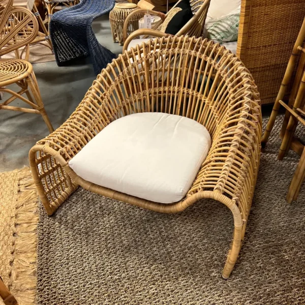 sillón de ratán natural hecho a mano