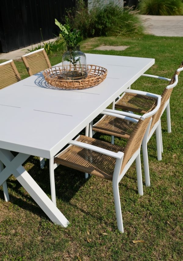 mesa de aluminio con sillones de aluminio y cuerda sintética