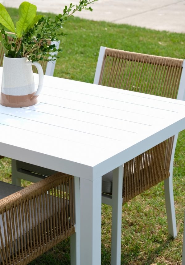 mesa de aluminio con sillones de aluminio y cuerda sintética