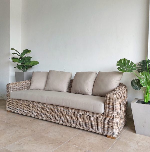 conjunto de sofá y sillones de ratán natural
