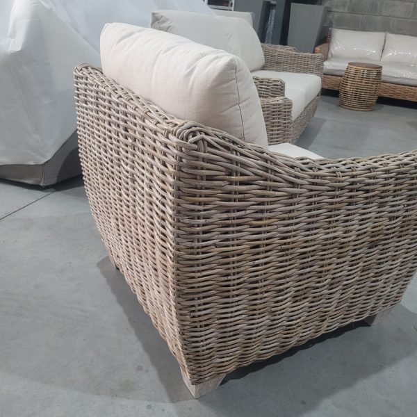 conjunto de sofá y sillones de ratán natural