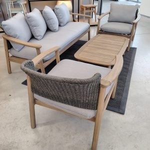 Conjunto de sillones de madera de acacia y cuerda Sciathos